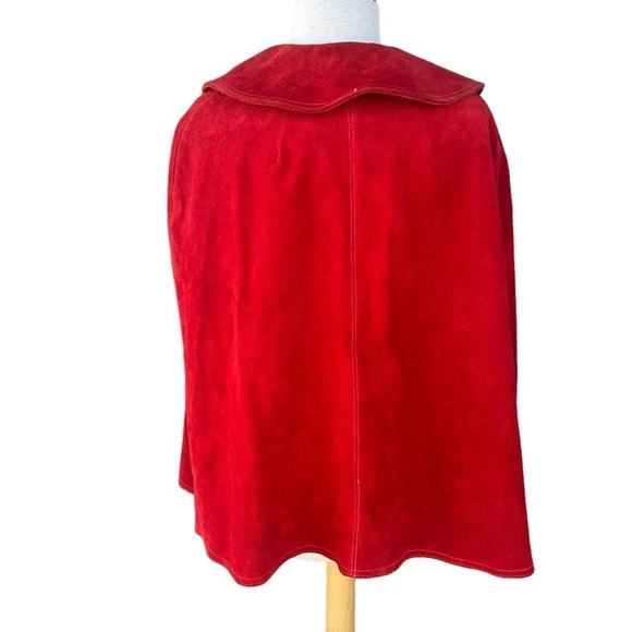 Vintage Red Suede Cape Warren of California Conchos Western Boho Hippie Large - Picture 3 of 15